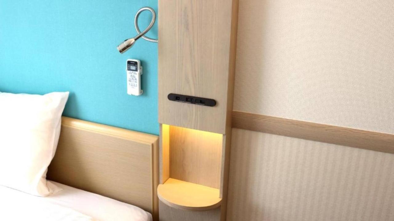 Toyoko Inn Yokohama Shiei-Chikatetsu Center Minami-Eki Exterior photo